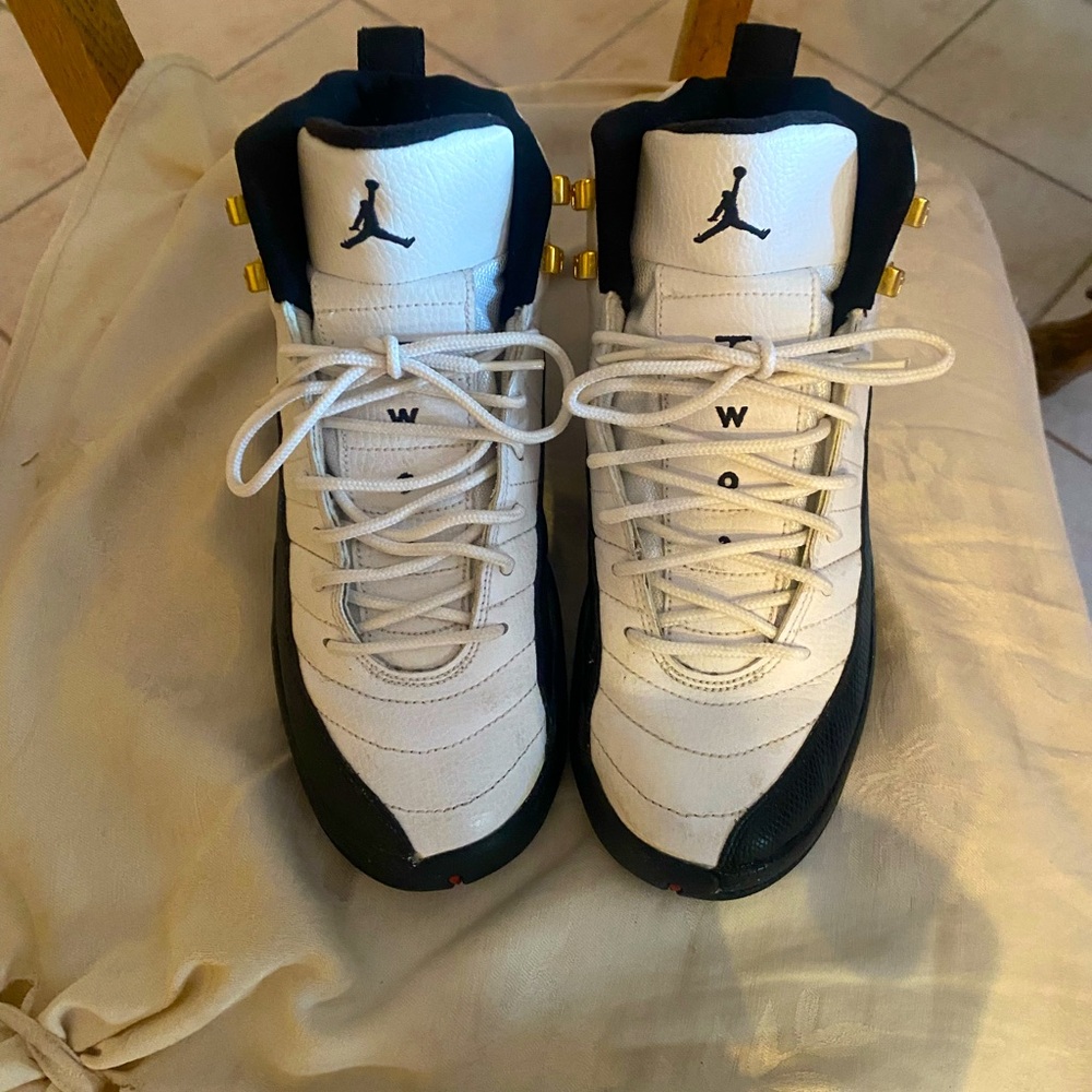 Jordan 23 great condition size 7. No insoles or box